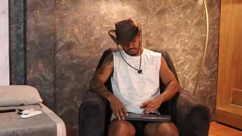 Snapshot of reik_von chatting on October 31, 12:06 pm Reik online show from October 31, 12:06 pm