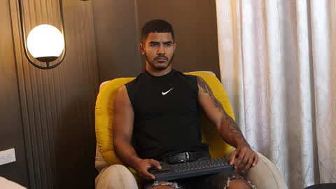 Snapshot of reik_von chatting on November 4, 12:15 pm Reik online show from November 4, 12:15 pm