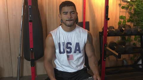 Snapshot of reik_von chatting on November 5, 12:05 pm Reik online show from November 5, 12:05 pm