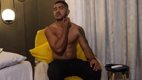 Snapshot of reik_von chatting on November 6, 12:06 pm Reik online show from November 6, 12:06 pm