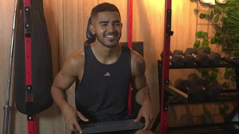 Snapshot of reik_von chatting on November 7, 12:16 pm Reik online show from November 7, 12:16 pm