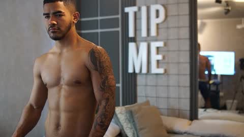 Snapshot of reik_von chatting on November 22, 12:15 pm Reik online show from November 22, 12:15 pm