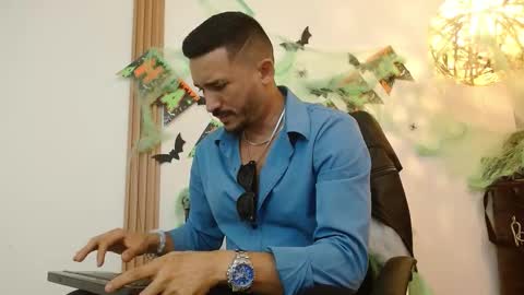   REIKO  online show from October 13, 8:09 pm