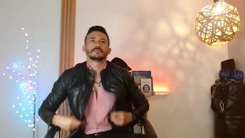   REIKO  online show from January 8, 3:03 pm