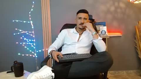   REIKO  online show from February 10, 6:12 pm