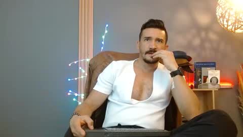   REIKO  online show from February 28, 3:02 pm