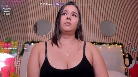 reina_loren online show from December 21, 8:10 am