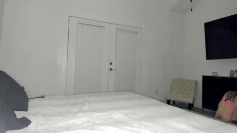 Priscilla online show from January 17, 1:21 am