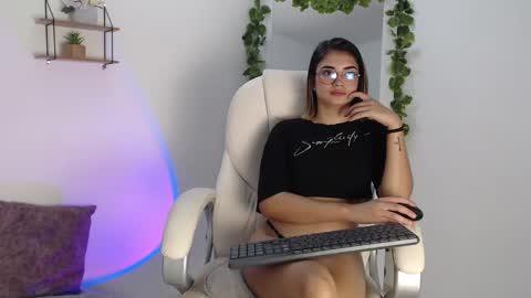 Erika online show from December 8, 12:51 am