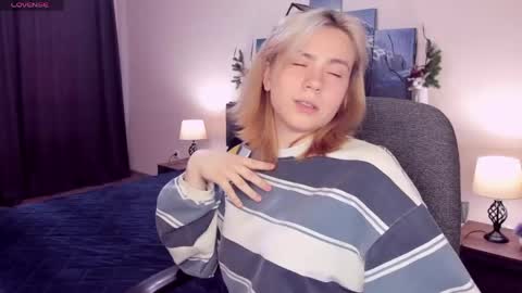 RemiPeach online show from May 26, 3:52 pm