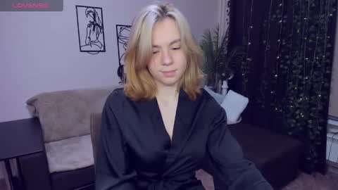 RemiPeach online show from May 31, 6:20 pm