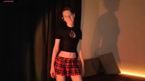Claire online show from May 31, 3:52 pm