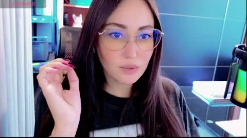 Amelie online show from May 31, 4:03 pm