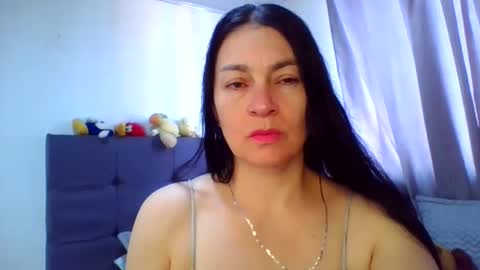 Snapshot of renata_hot1 chatting on June 1, 7:15 pm renata_hot1 online show from June 1, 7:15 pm