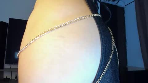 Snapshot of renatajones7 chatting on October 25, 5:37 am Renata online show from October 25, 5:37 am