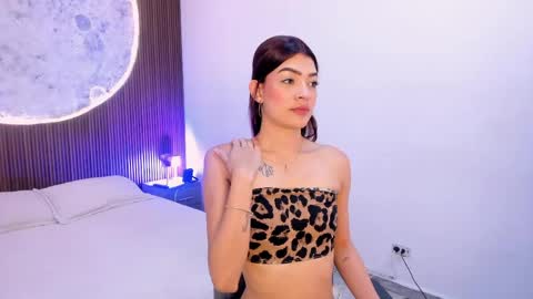 Snapshot of renatamason chatting on April 26, 5:27 am Renata online show from April 26, 5:27 am