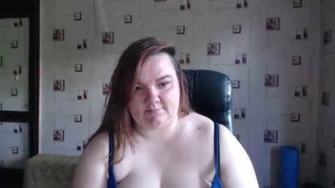 Snapshot of renataoia chatting on June 1, 2:08 pm renataoia online show from June 1, 2:08 pm