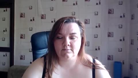 Snapshot of renataoia chatting on June 7, 12:42 pm renataoia online show from June 7, 12:42 pm