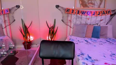      online show from November 1, 12:18 pm