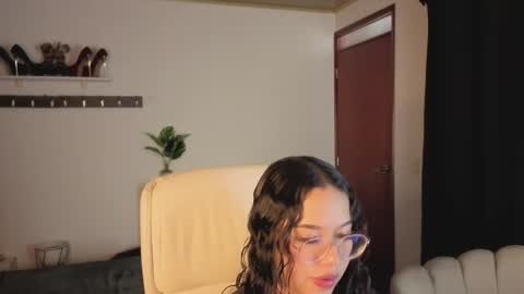 renaxi_smith online show from September 28, 8:14 pm