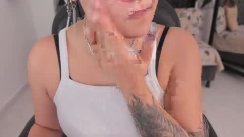 Renee Shelby online show from April 2, 8:50 pm