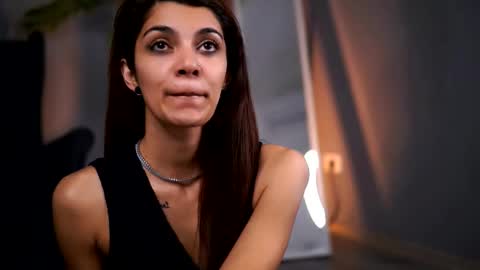 Rena online show from December 15, 8:29 am