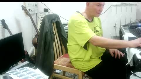 Snapshot of renefr chatting on March 4, 11:22 pm renefr online show from March 4, 11:22 pm