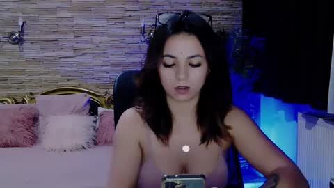 renesmesweet online show from January 7, 3:02 pm