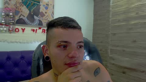 Snapshot of rennesanti chatting on December 12, 10:13 am R E N E online show from December 12, 10:13 am