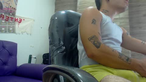 Snapshot of rennesanti chatting on December 13, 7:25 am R E N E online show from December 13, 7:25 am