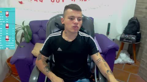 Snapshot of rennesanti chatting on December 23, 10:44 pm R E N E online show from December 23, 10:44 pm