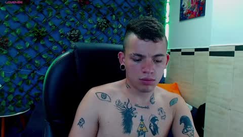 Snapshot of rennesanti chatting on January 16, 7:17 am R E N E online show from January 16, 7:17 am