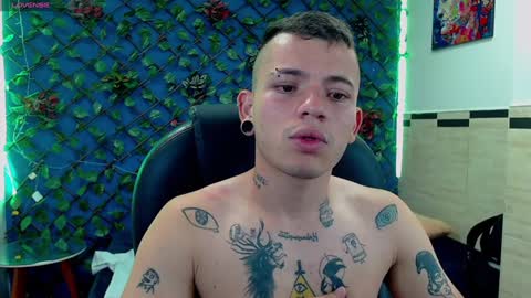 Snapshot of rennesanti chatting on January 21, 3:48 am R E N E online show from January 21, 3:48 am