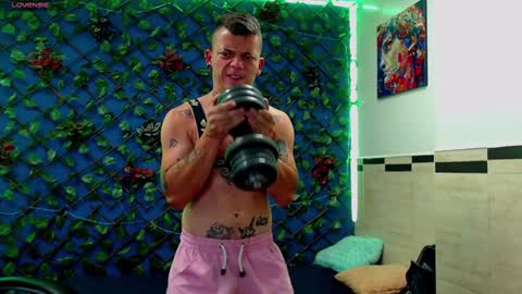 Snapshot of rennesanti chatting on January 24, 9:17 am R E N E online show from January 24, 9:17 am