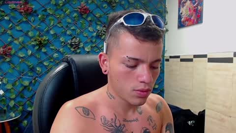 Snapshot of rennesanti chatting on February 4, 6:57 am R E N E online show from February 4, 6:57 am