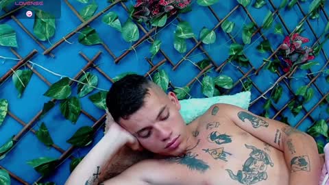 Snapshot of rennesanti chatting on February 7, 8:55 am R E N E online show from February 7, 8:55 am