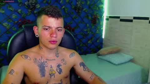 Snapshot of rennesanti chatting on February 14, 5:19 am R E N E online show from February 14, 5:19 am