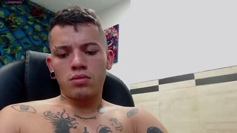 Snapshot of rennesanti chatting on February 25, 7:52 am R E N E online show from February 25, 7:52 am