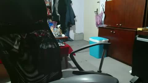 Snapshot of renoner37 chatting on November 29, 10:24 pm renoner37 online show from November 29, 10:24 pm