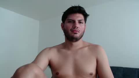 Snapshot of residentevilxxx chatting on March 22, 2:42 pm residentevilxxx online show from March 22, 2:42 pm