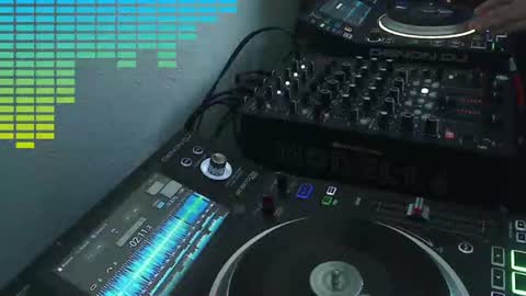 GearPorn online show from July 13, 3:59 pm
