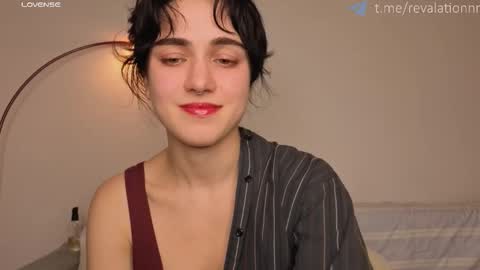 Ewiwi online show from November 12, 6:08 pm