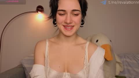 Ewiwi online show from December 4, 4:38 pm