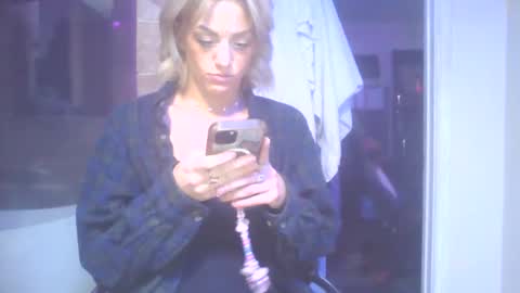 reversecowgirl713 online show from February 17, 3:36 am