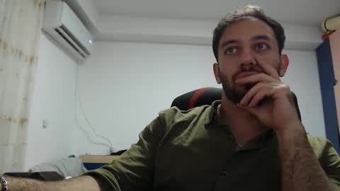 Snapshot of revivedunknown chatting on December 2, 10:12 pm Chris online show from December 2, 10:12 pm