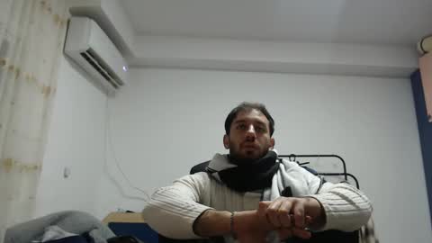 Snapshot of revivedunknown chatting on December 5, 9:50 pm Chris online show from December 5, 9:50 pm