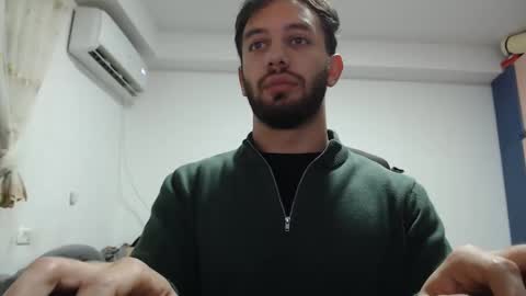 Snapshot of revivedunknown chatting on December 11, 9:12 pm Chris online show from December 11, 9:12 pm