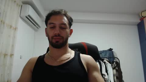 Snapshot of revivedunknown chatting on December 12, 10:31 pm Chris online show from December 12, 10:31 pm