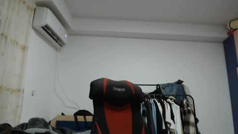 Snapshot of revivedunknown chatting on December 15, 7:21 pm Chris online show from December 15, 7:21 pm