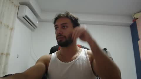 Snapshot of revivedunknown chatting on December 21, 9:58 pm Chris online show from December 21, 9:58 pm